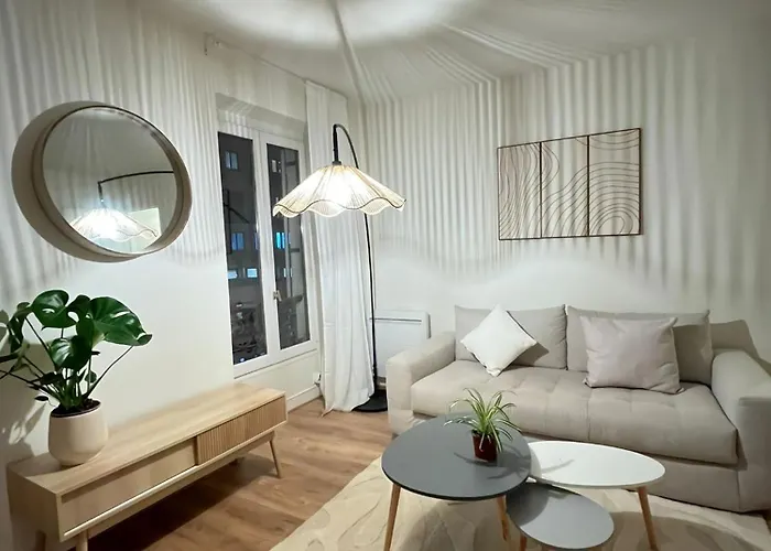 T2 Cosy - Proche Tour Eiffel Lägenhet